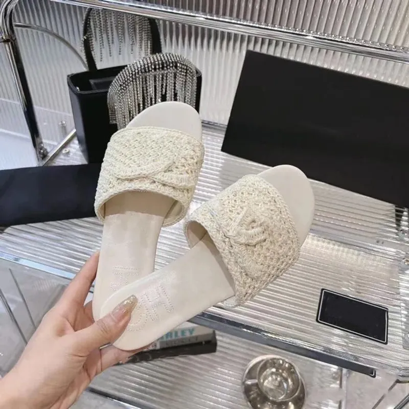 AAA Italia Mujeres Diapositivas Sandalias de diseñador Desgloses Cuero Summer de moda Sliping de tejido de tejido de moda