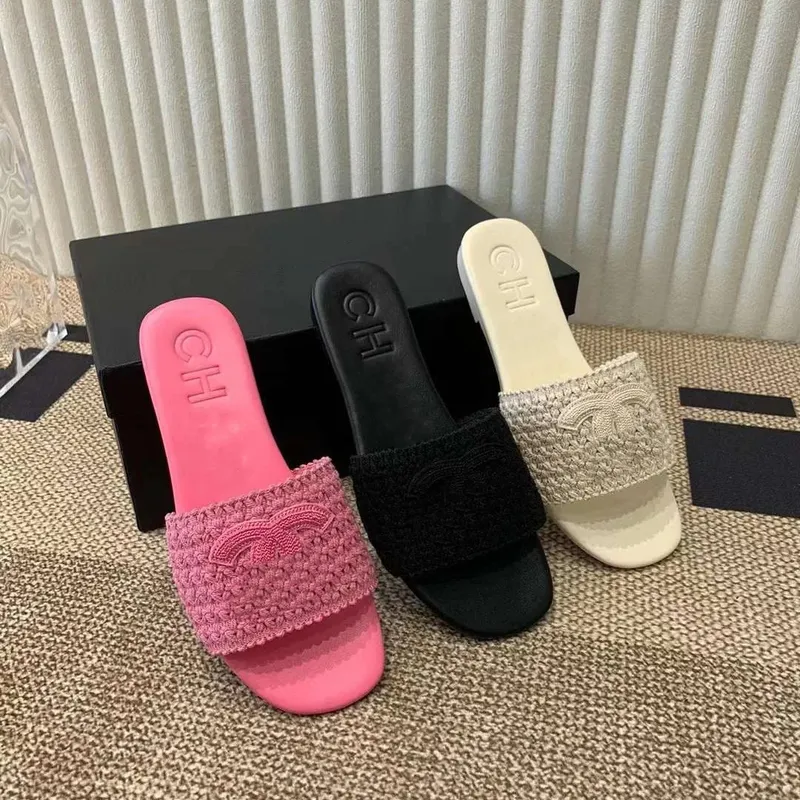 AAA Italia Mujeres Diapositivas Sandalias de diseñador Desgloses Cuero Summer de moda Sliping de tejido de tejido de moda