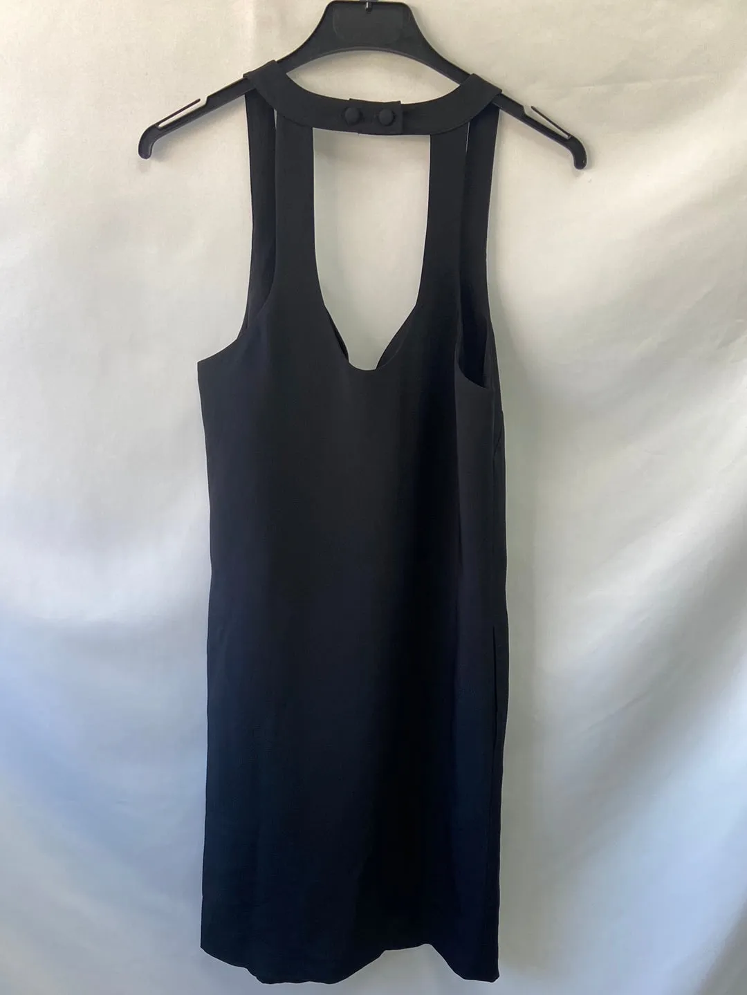 & OTHER STORIES. vestido negro tirantes escote abotonado T.34