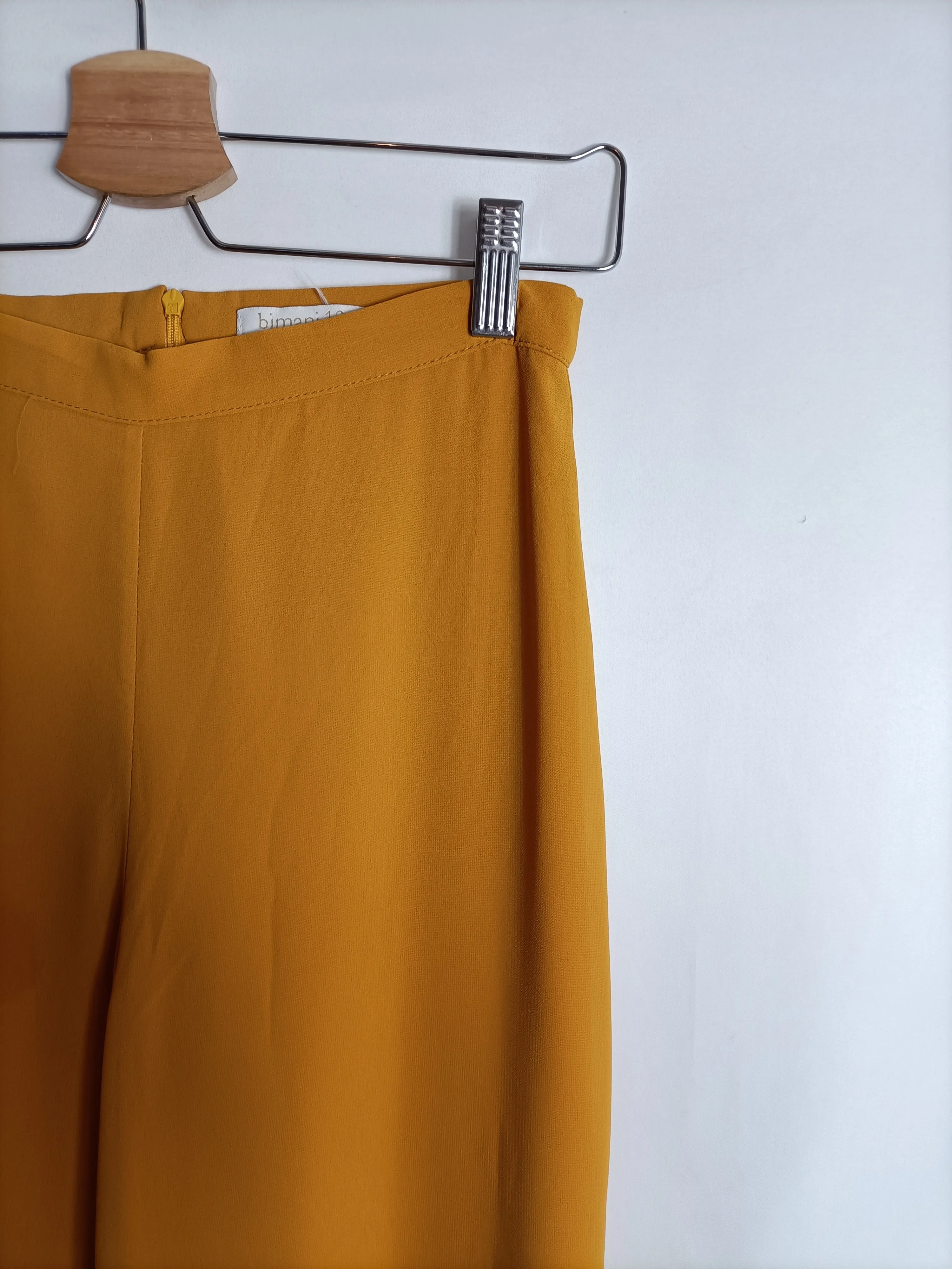 BIMANI. Pantalón fluido mostaza T.36