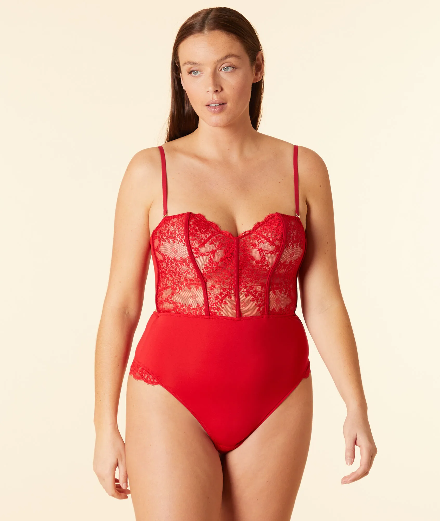 BODY DE ENCAJE FLORAL, TIRANTES EXTRAíBLES PARURE ROUGE  ETAM
