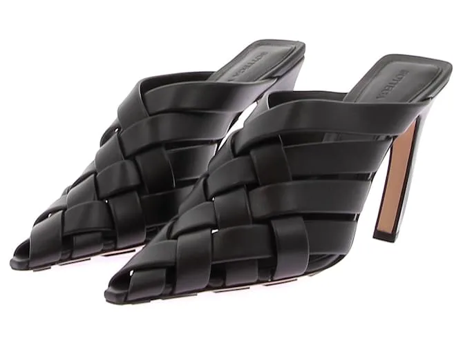 BOTTEGA VENETA Sandalias T.EU 36.5 Cuero Negro 