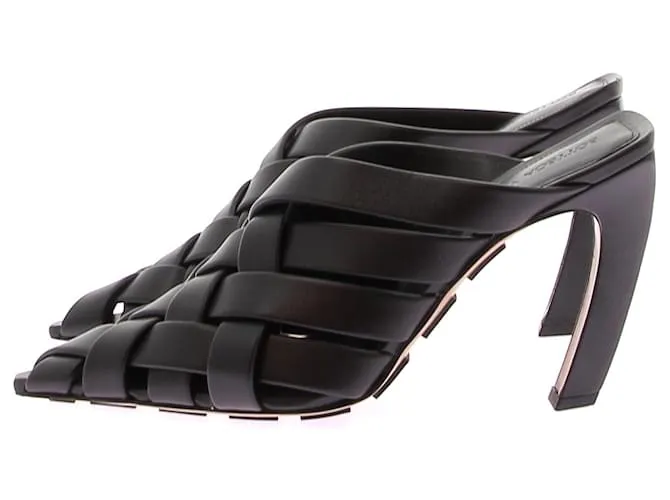 BOTTEGA VENETA Sandalias T.EU 36.5 Cuero Negro 
