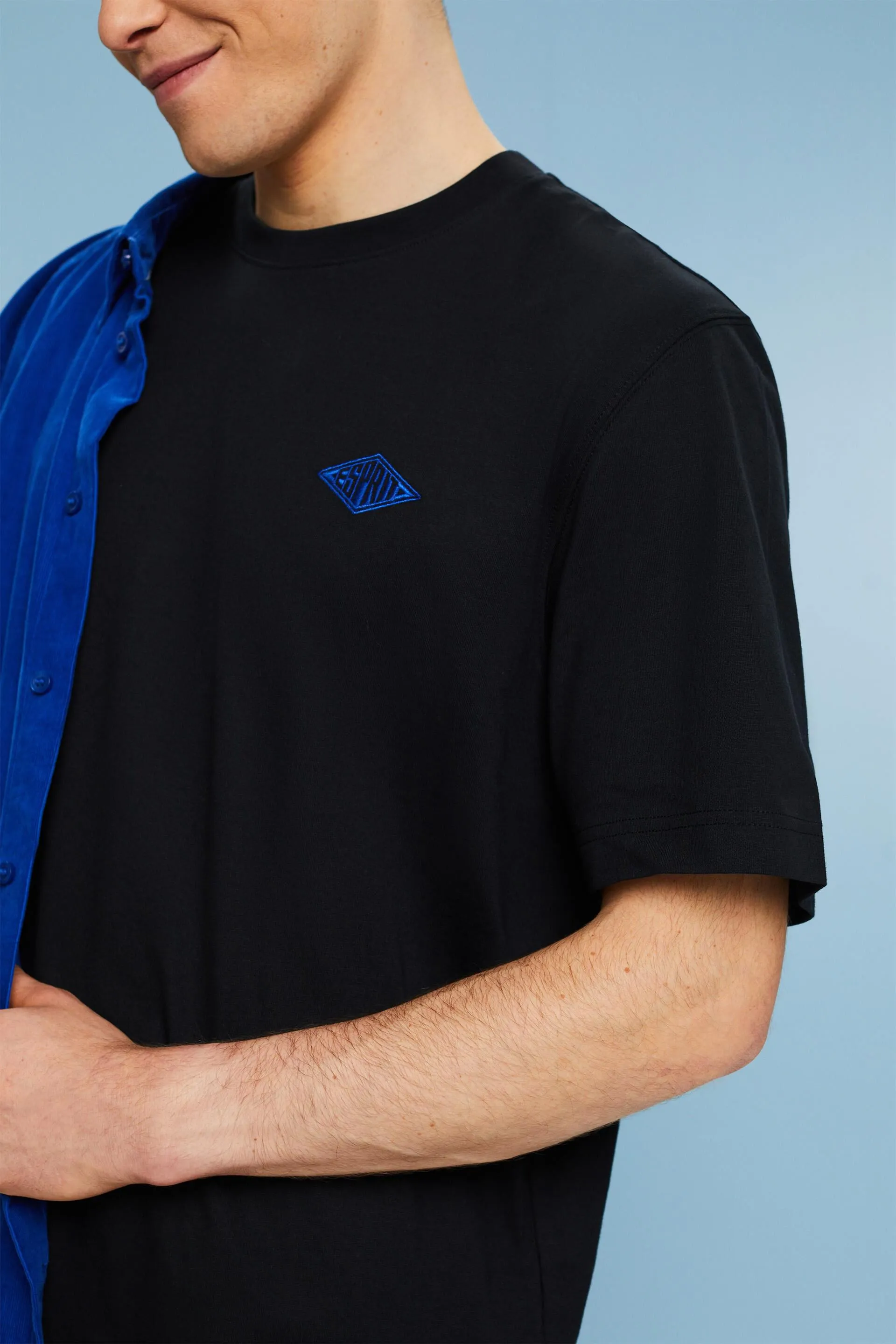 Camiseta de manga corta con logotipo