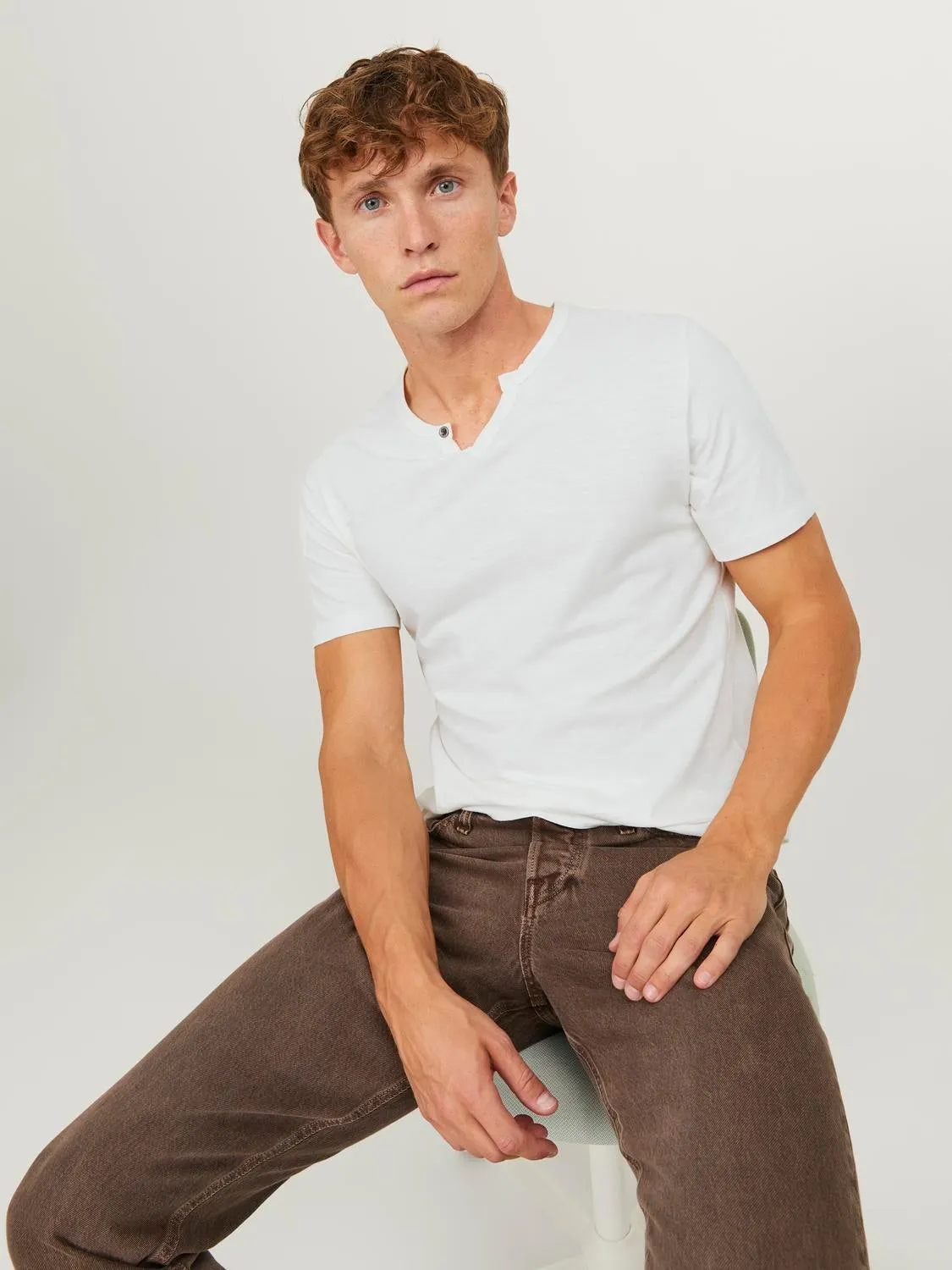 Camiseta Efecto mélange Cuello dividido | Blanco | Jack & Jones®