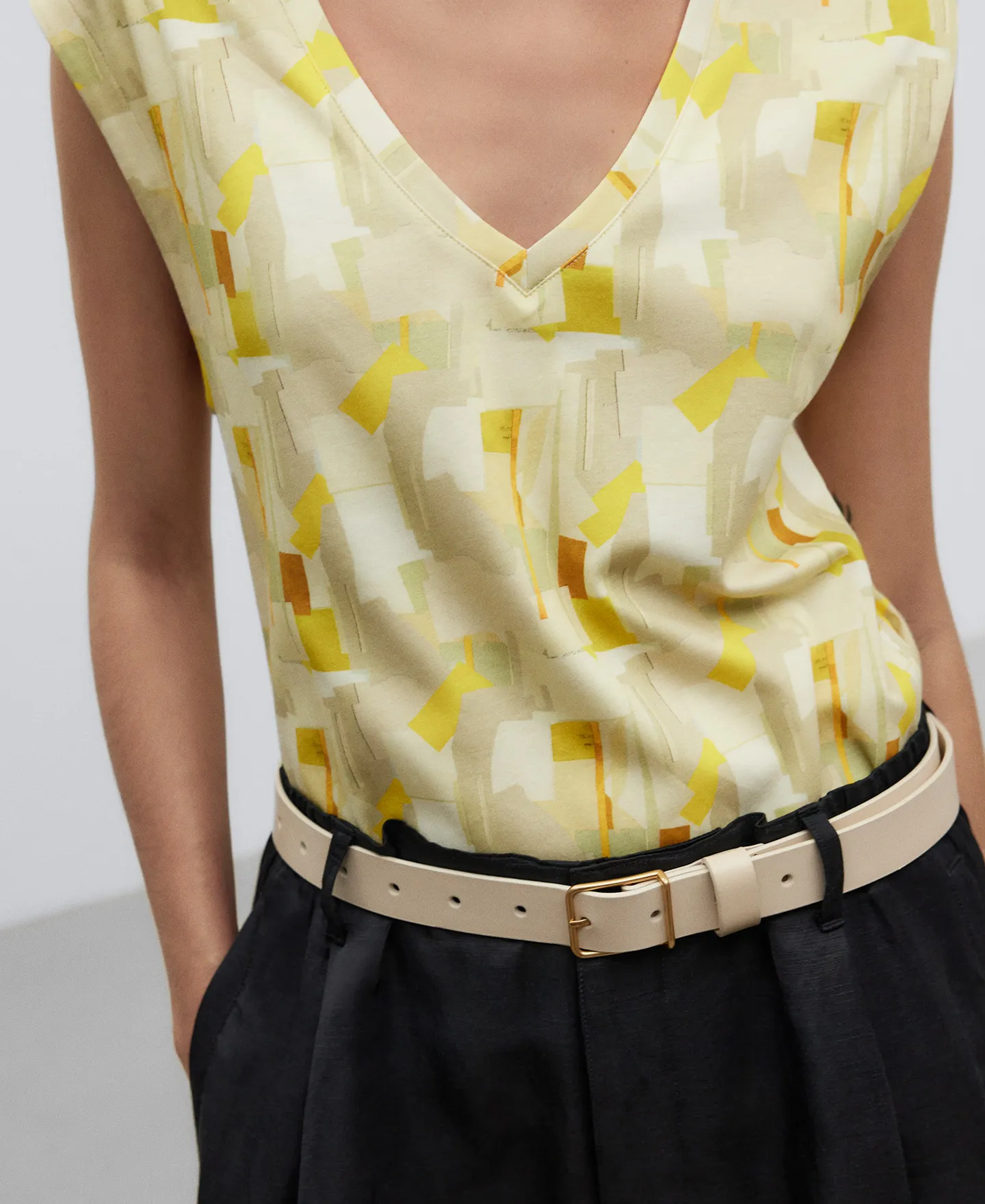Camiseta estampada cuello pico mujer