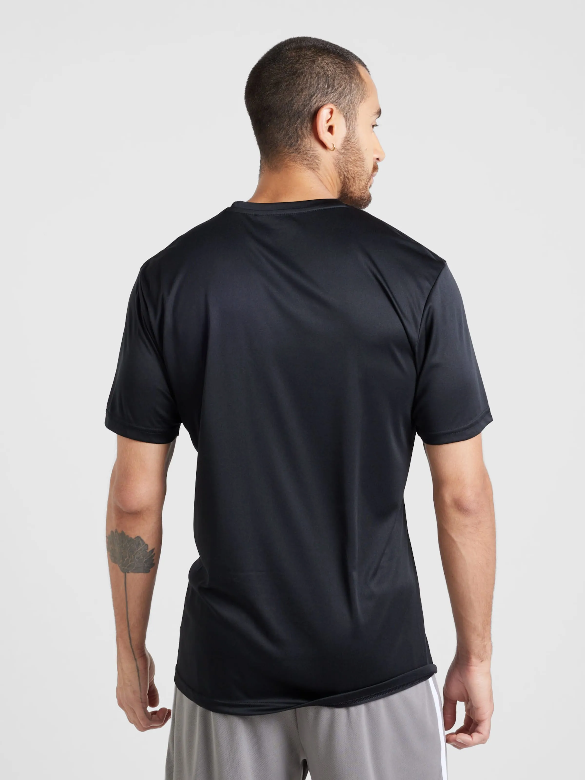 Camiseta funcional Hummel en Negro