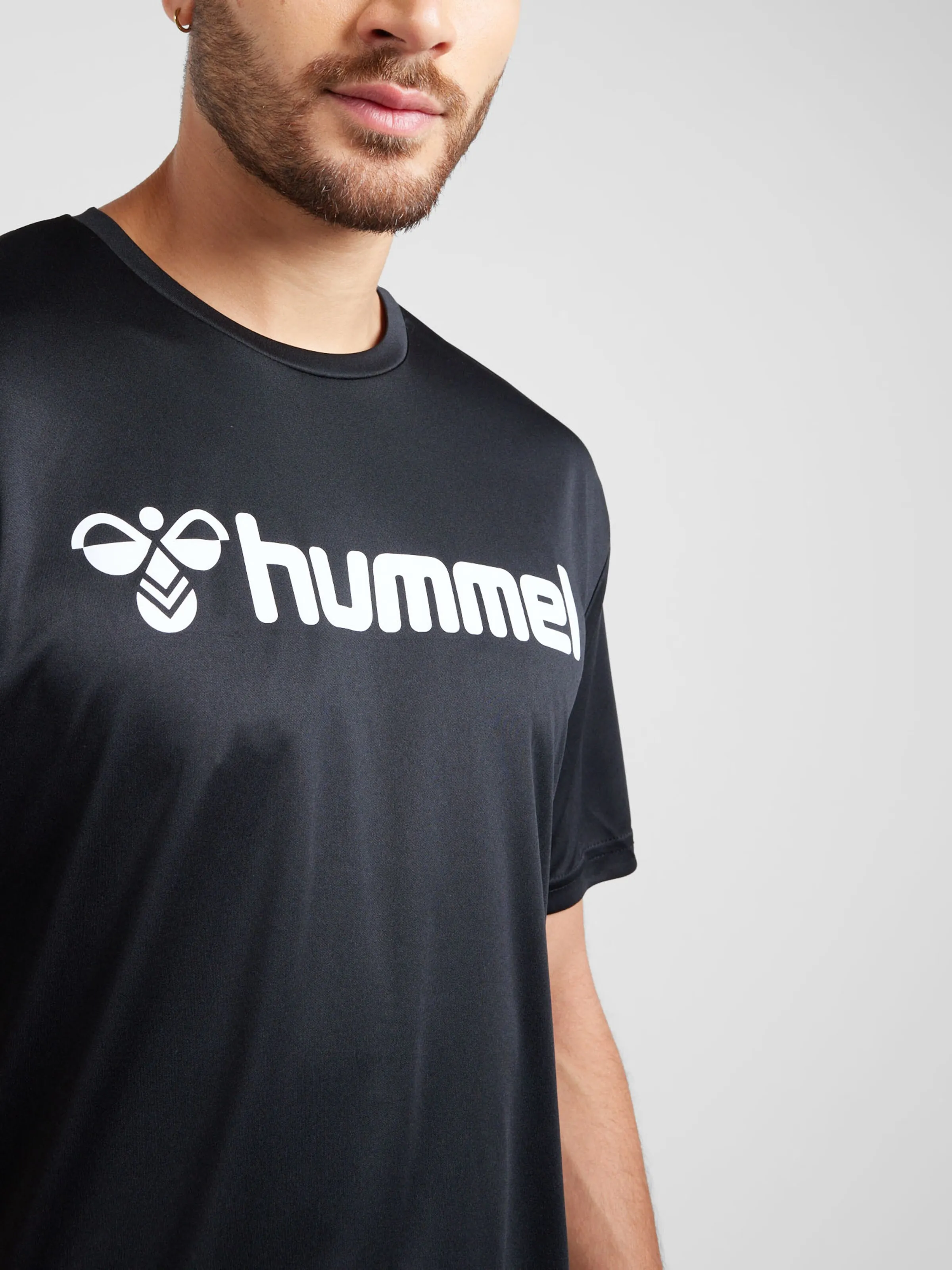 Camiseta funcional Hummel en Negro