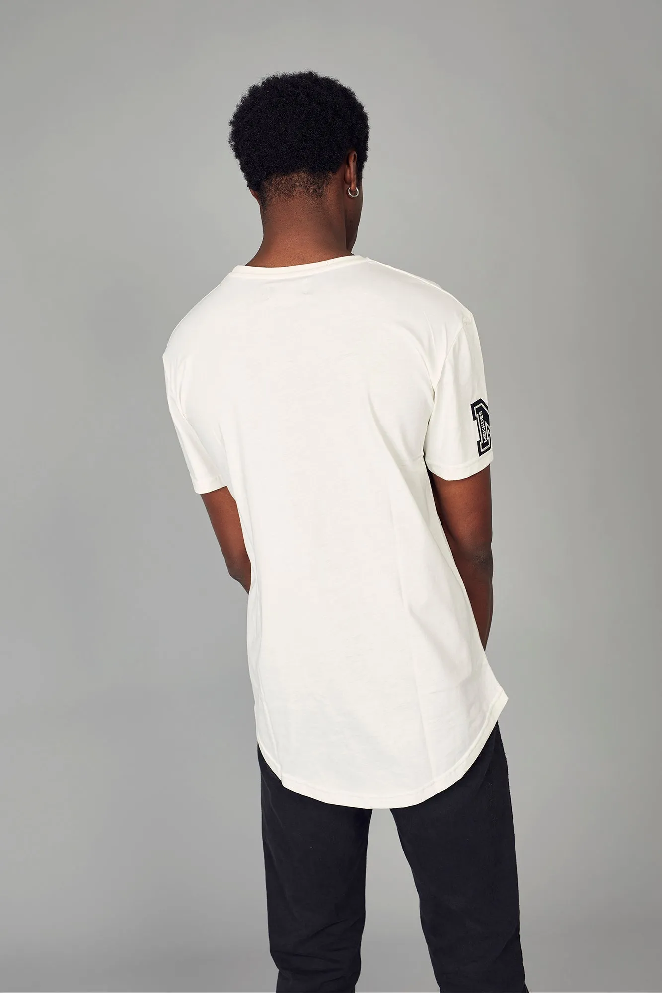 Camiseta HE crudo ATTITUDE espalda redondeada