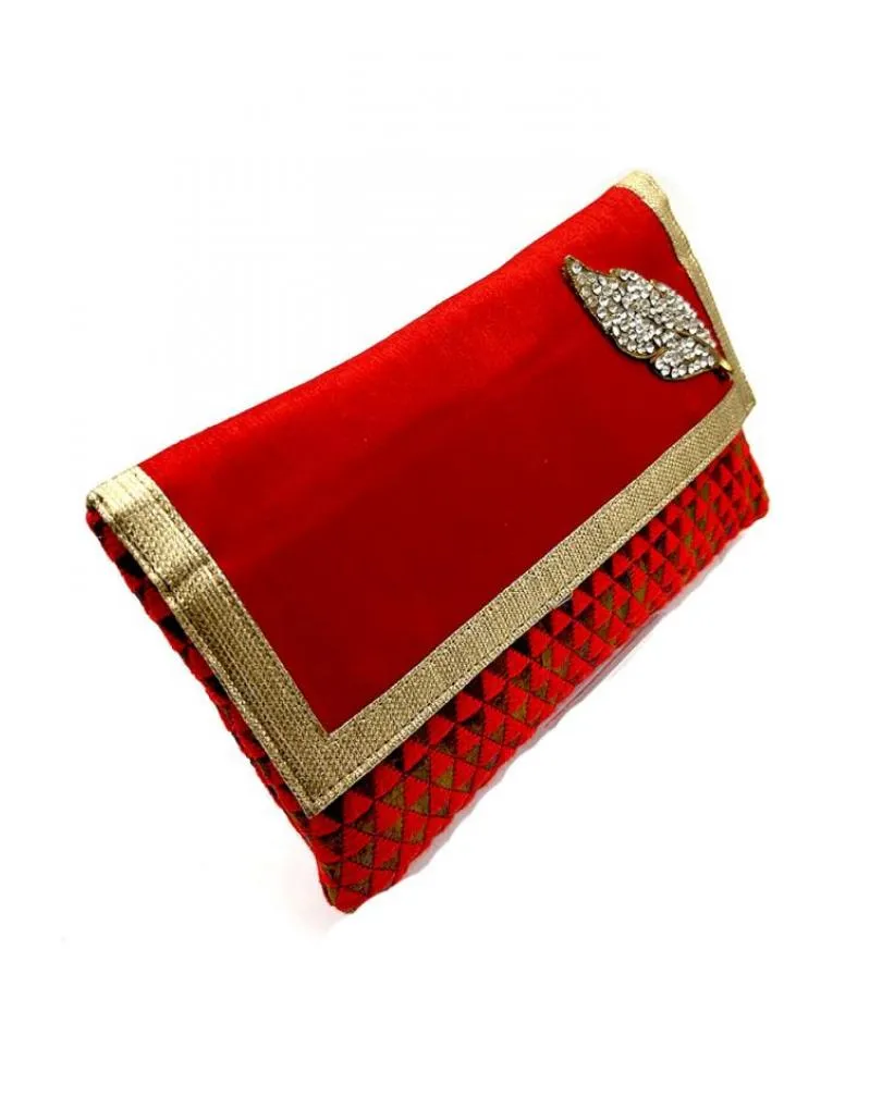 CARTERAS ROJAS CON VIVO DORADO Y DETALLE DECORATIVO DE HOJA CRISTAL