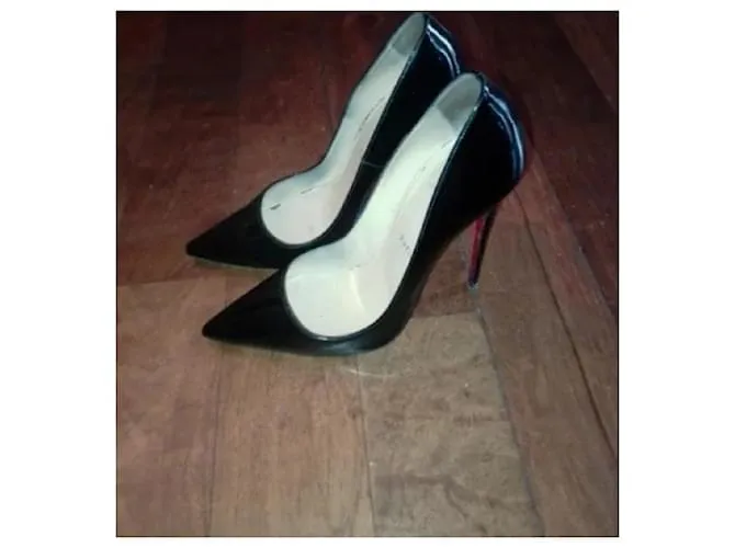 Christian Louboutin Escote Negro 