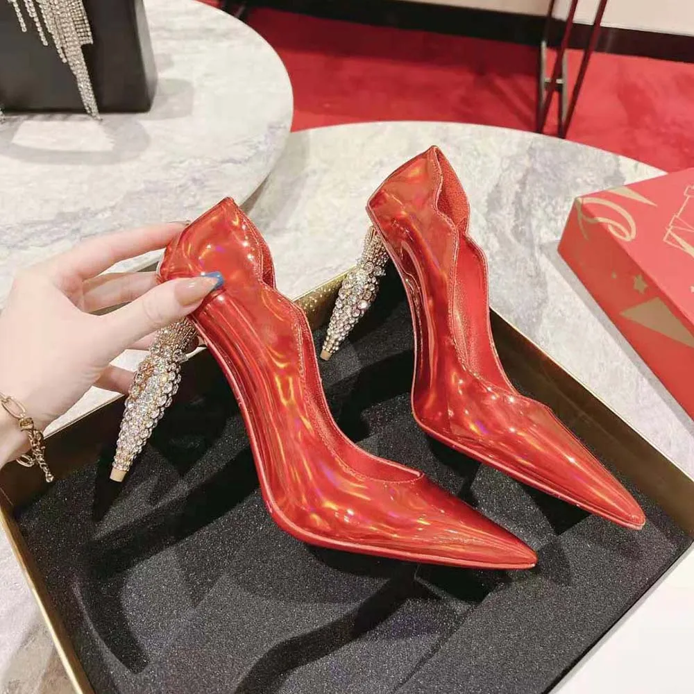 CHRISTIAN LOUBOUTIN MUJER LIPSTRASS BOMBA 100 MM ALTURA DEL TACóNROJO