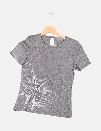Decathlon Camiseta gris detalle dibujo