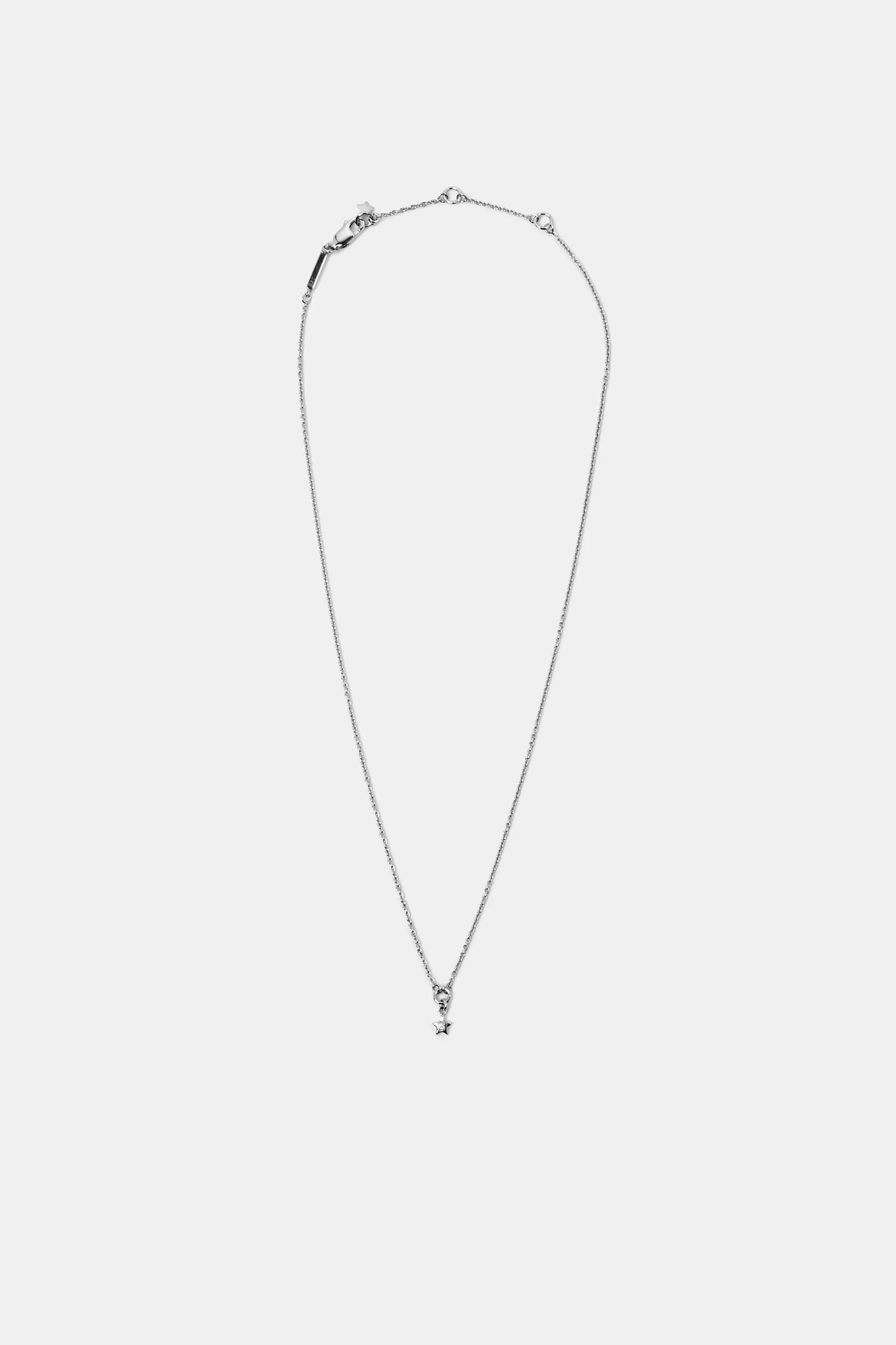 Delicado collar de plata de ley con diamante