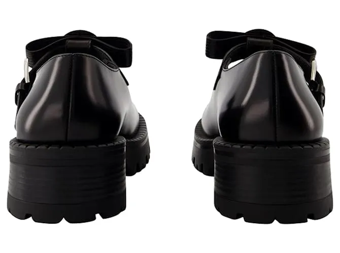 DERBIES  VERSACE  CUERO  NEGRO 