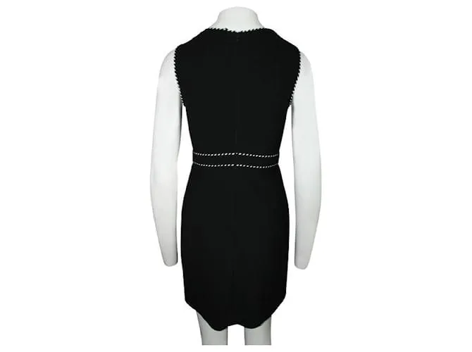 DIANE VON FURSTENBERG Vestido negro con delicado escote en V 