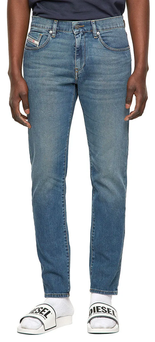 Diesel DStrukt 34 L Vaqueros slim de tejido superelástico para hombre en azul medio
