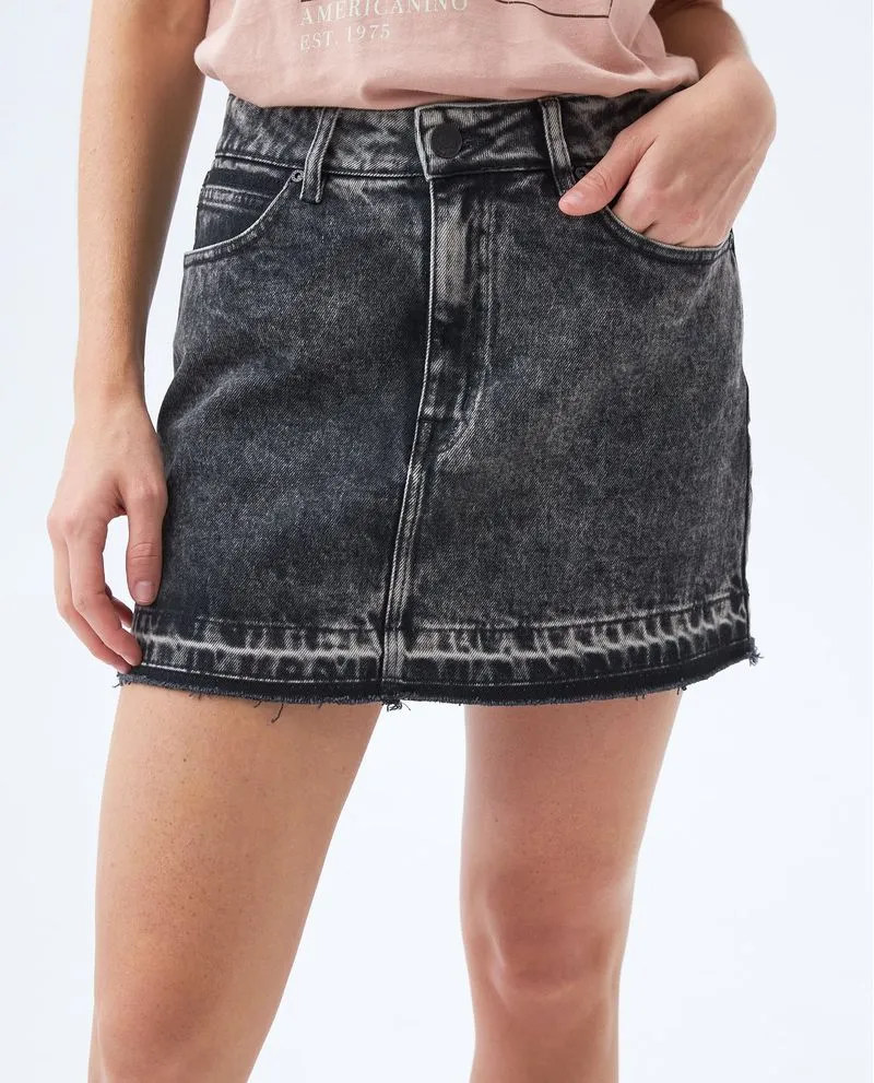 Falda negra para mujer
