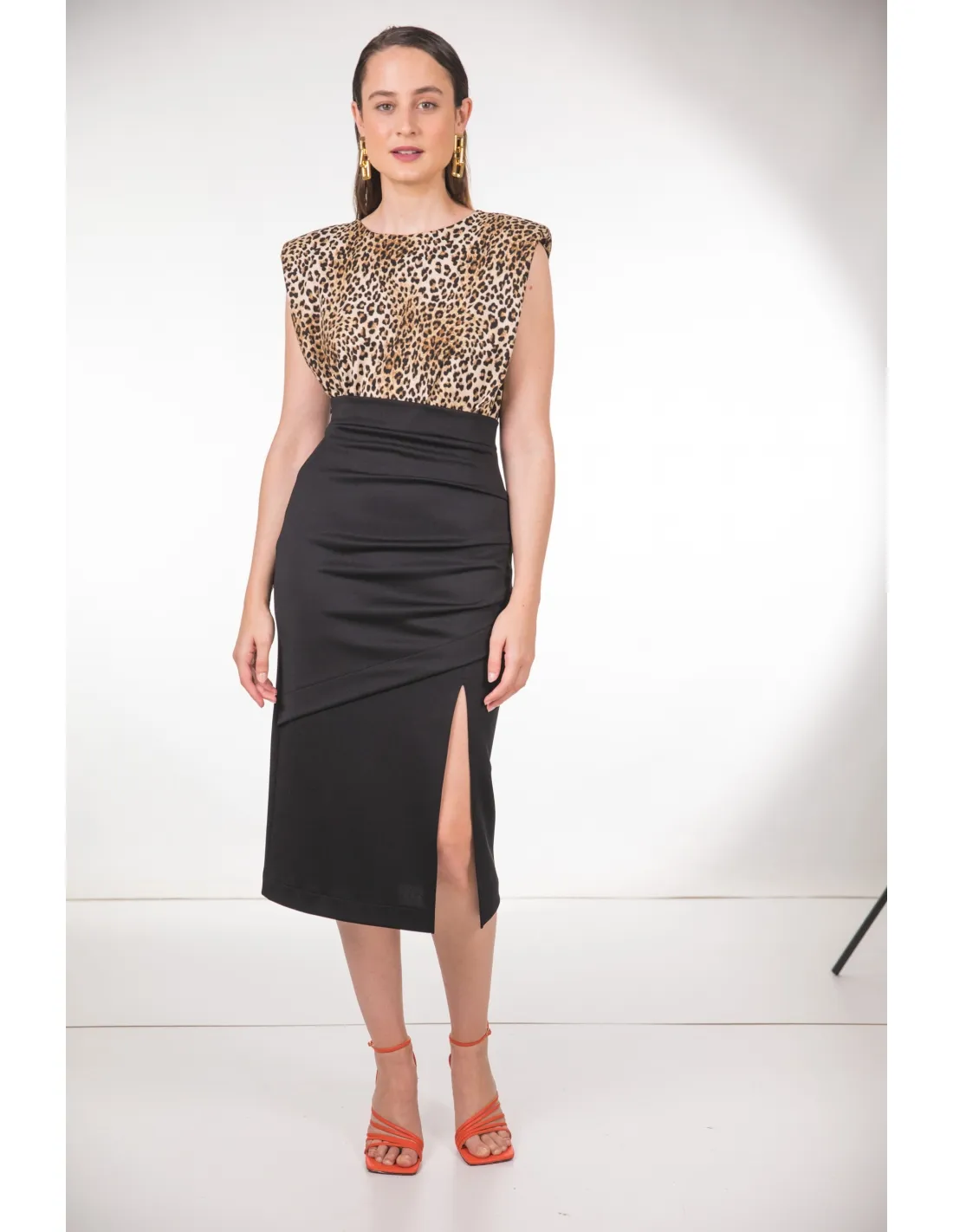 FALDA NEGRA PLIEGUES