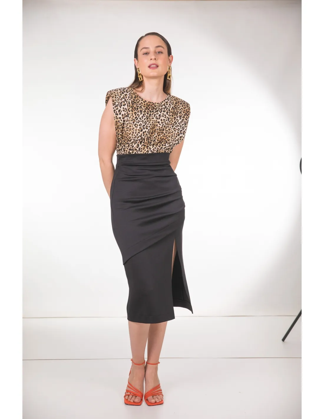 FALDA NEGRA PLIEGUES
