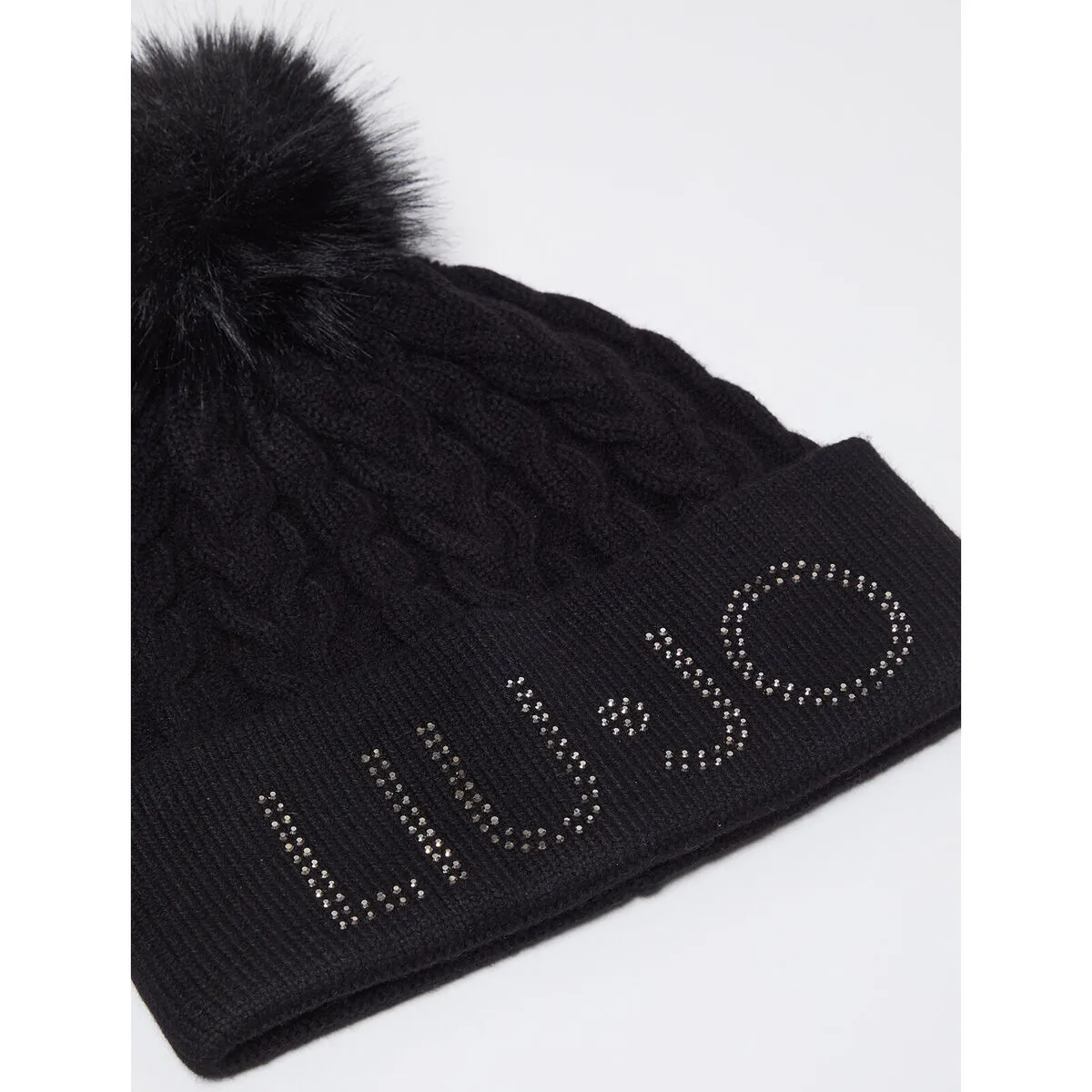 Gorro de punto con pompón