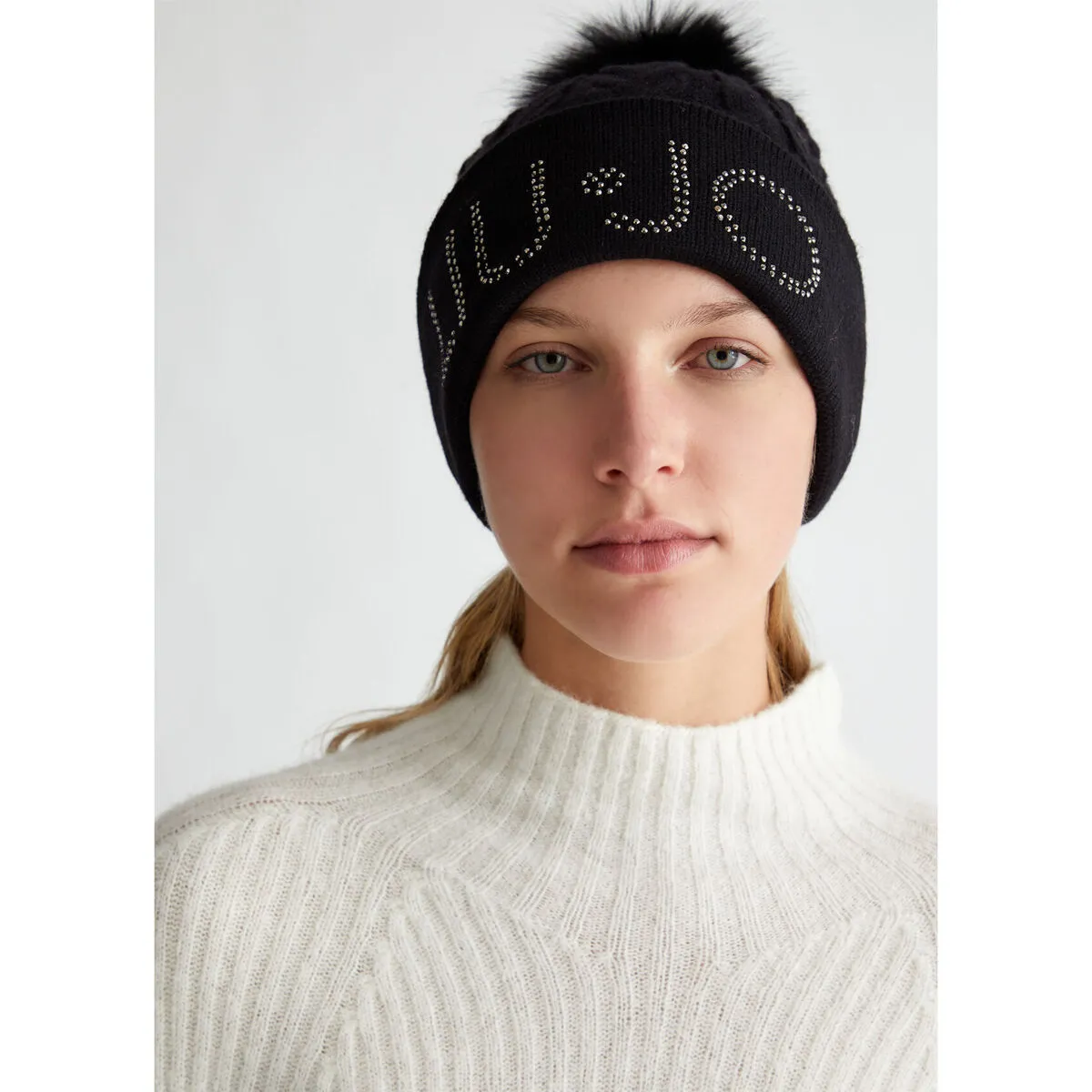 Gorro de punto con pompón