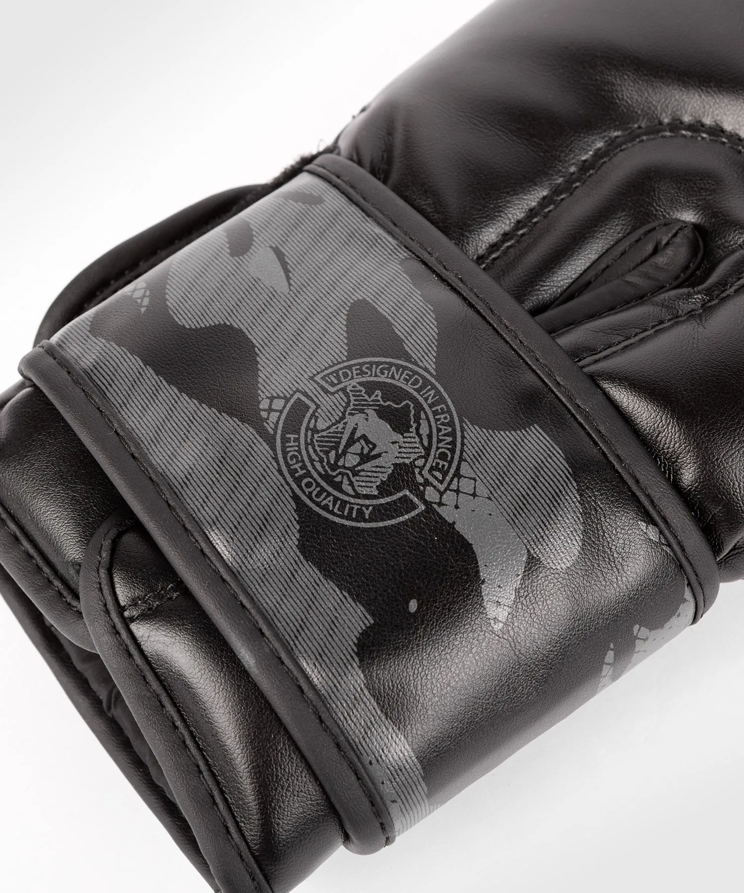 GUANTES DE BOXEO CONTENDER 2.0 VENUM DEFENDER  NEGRO/NEGRO