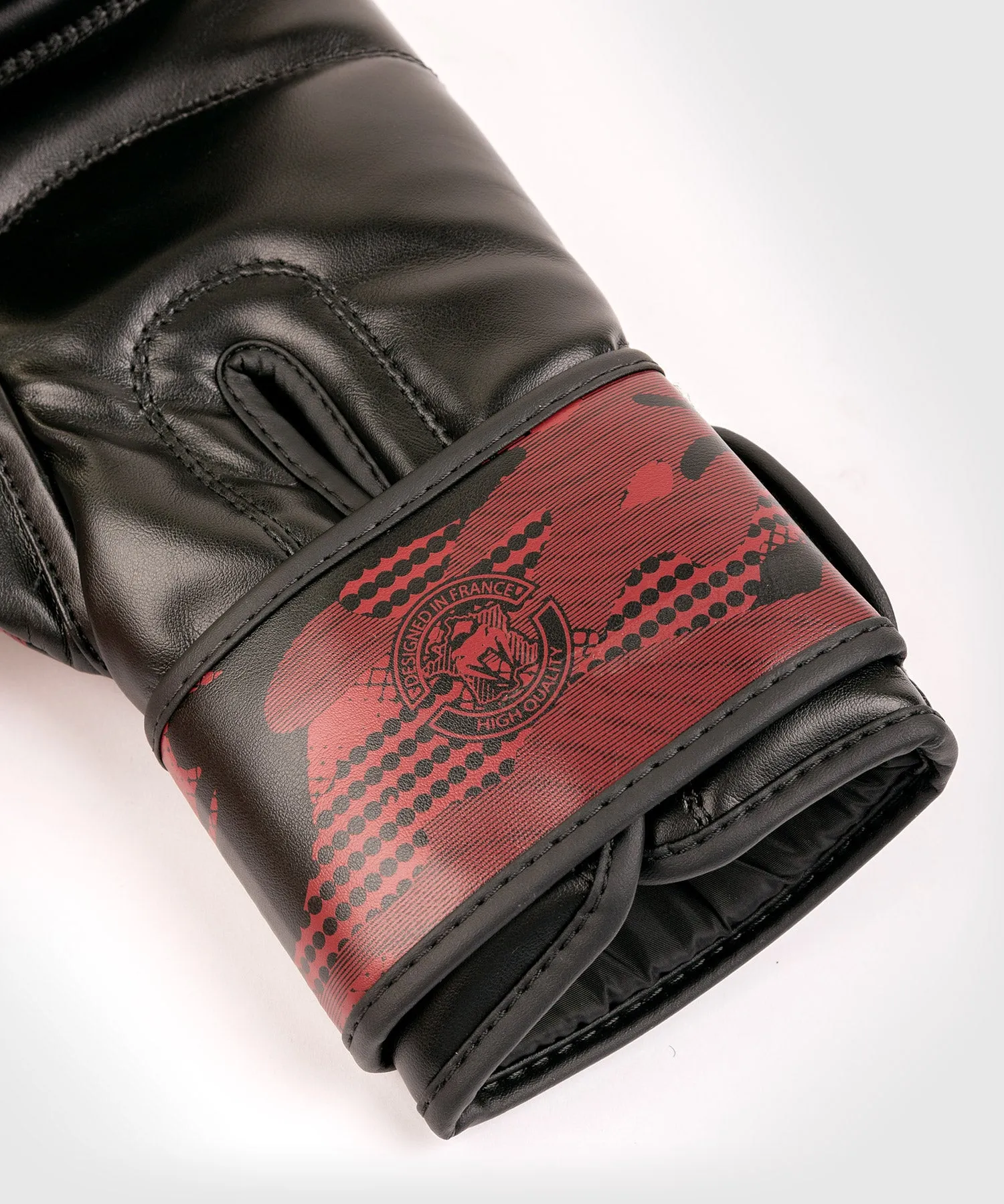 GUANTES DE BOXEO CONTENDER 2.0 VENUM DEFENDER  NEGRO/ROJO