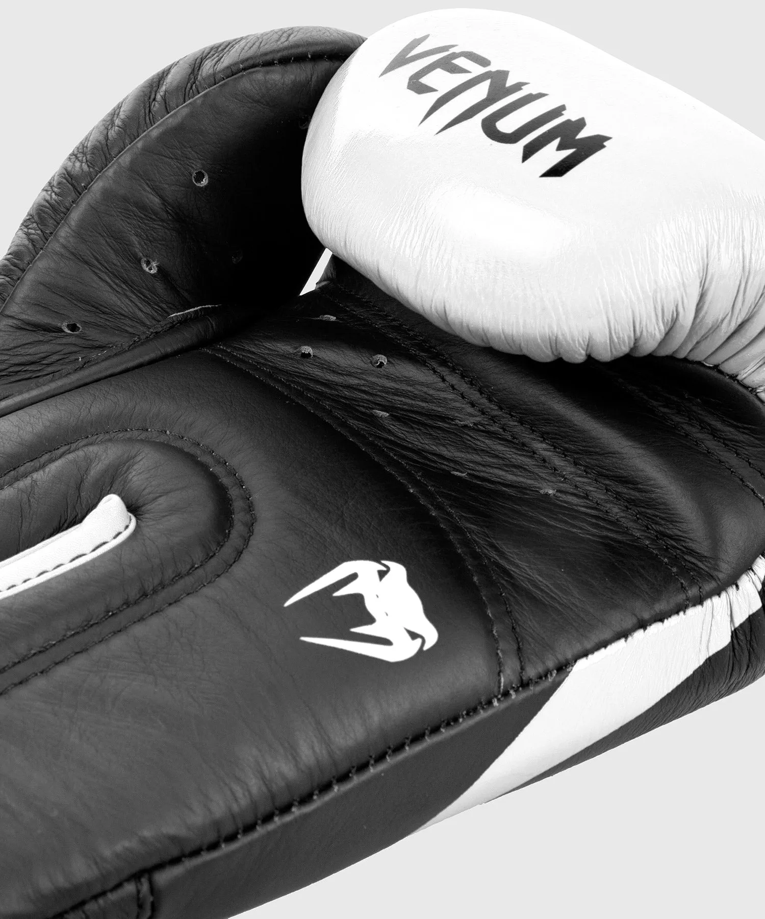 GUANTES DE BOXEO PROFESIONAL VENUM HAMMER – VELCRO  NEGRO/BLANCO