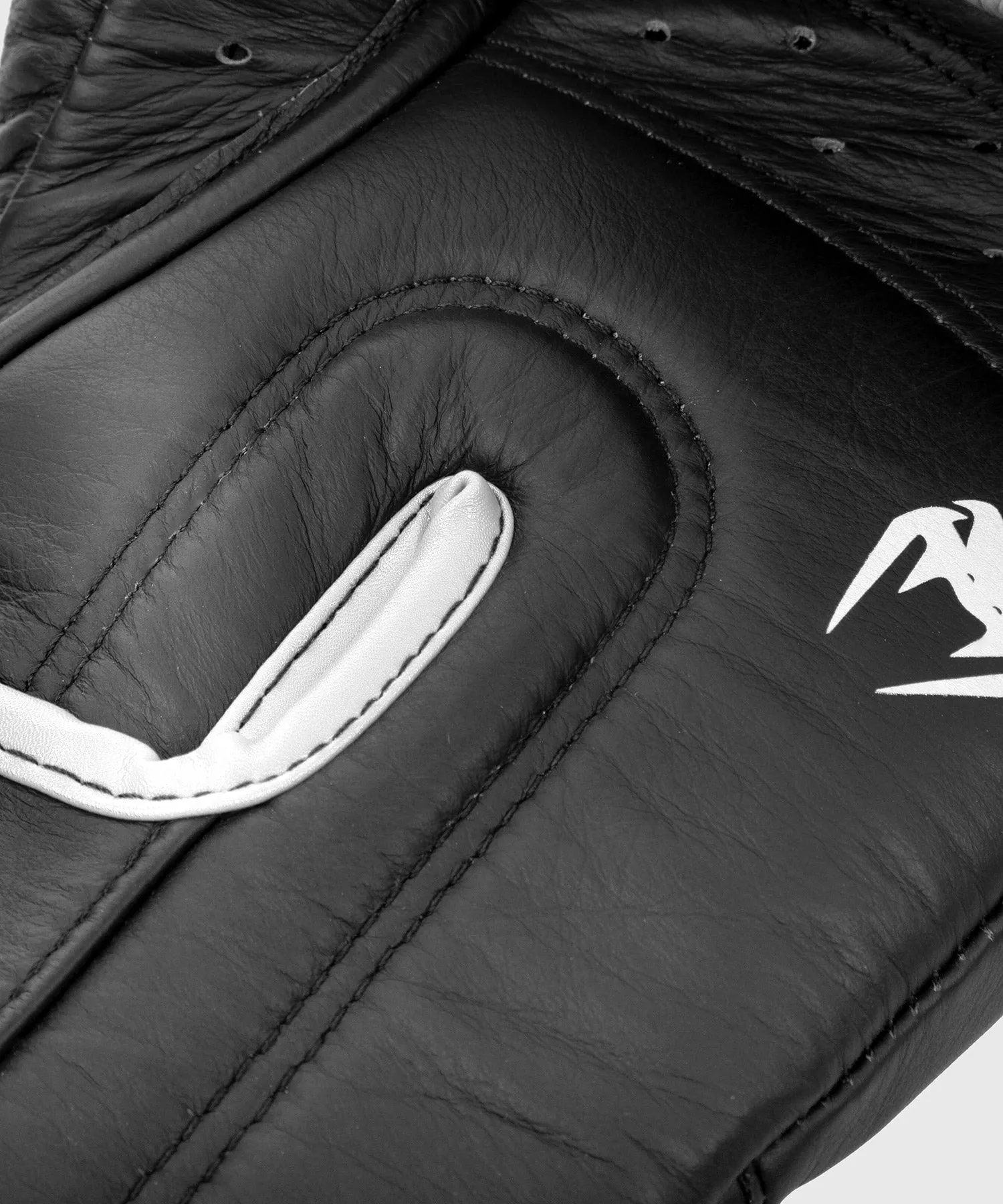 GUANTES DE BOXEO PROFESIONAL VENUM HAMMER – VELCRO  NEGRO/BLANCO