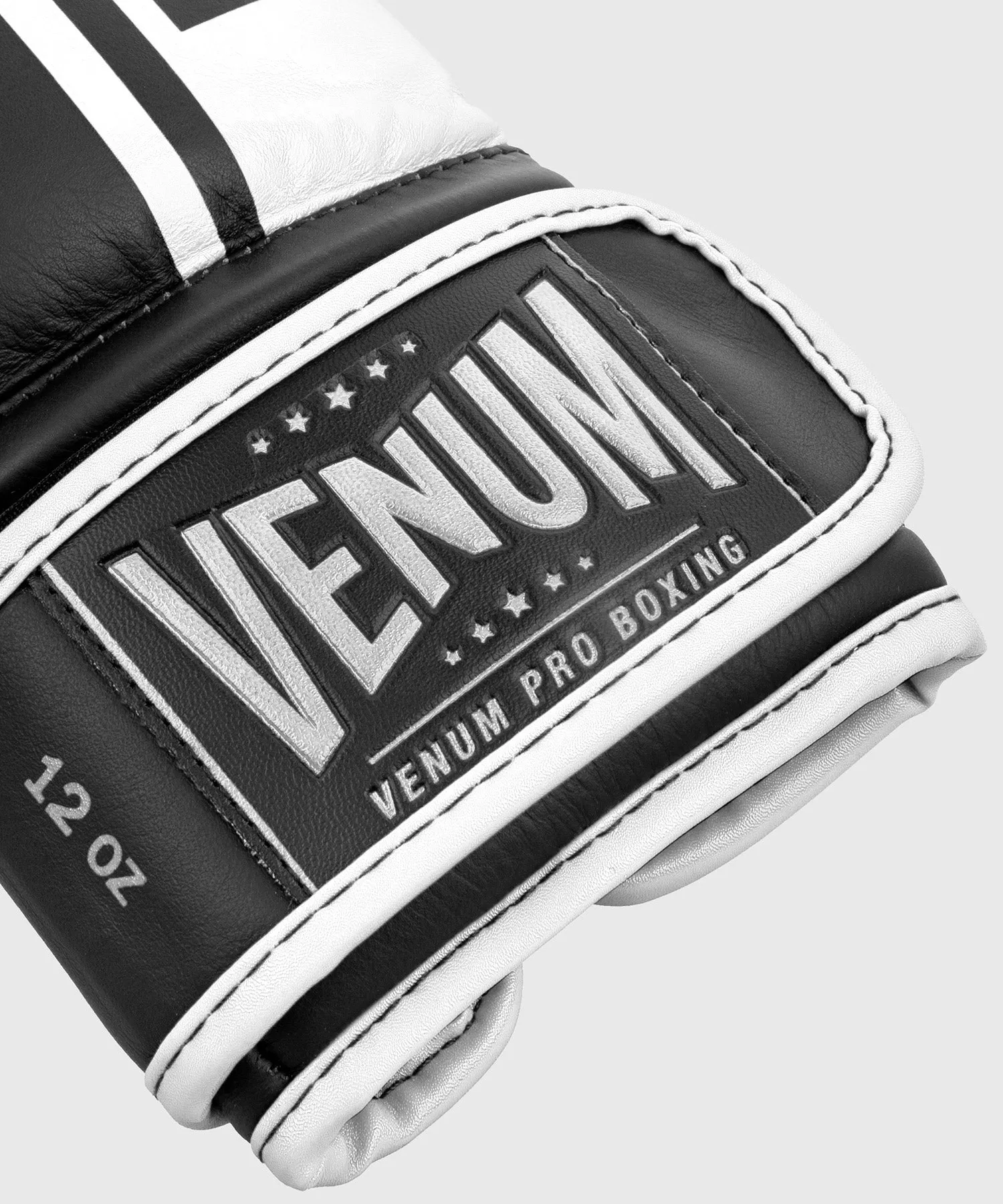 GUANTES DE BOXEO PROFESIONAL VENUM SHIELD – VELCRO  NEGRO/BLANCO