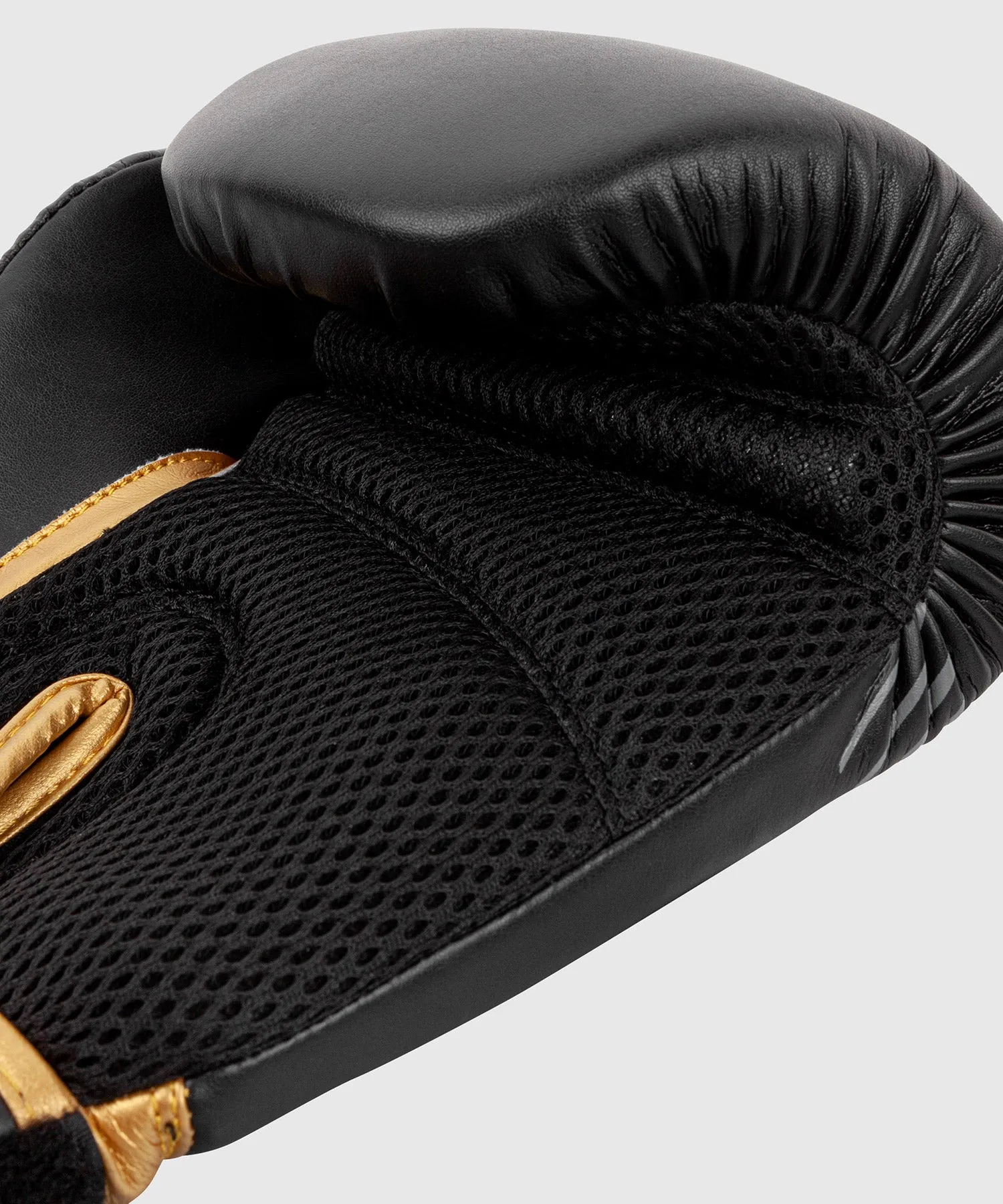 GUANTES DE BOXEO RINGHORNS CHARGER MX  NEGRO/ORO