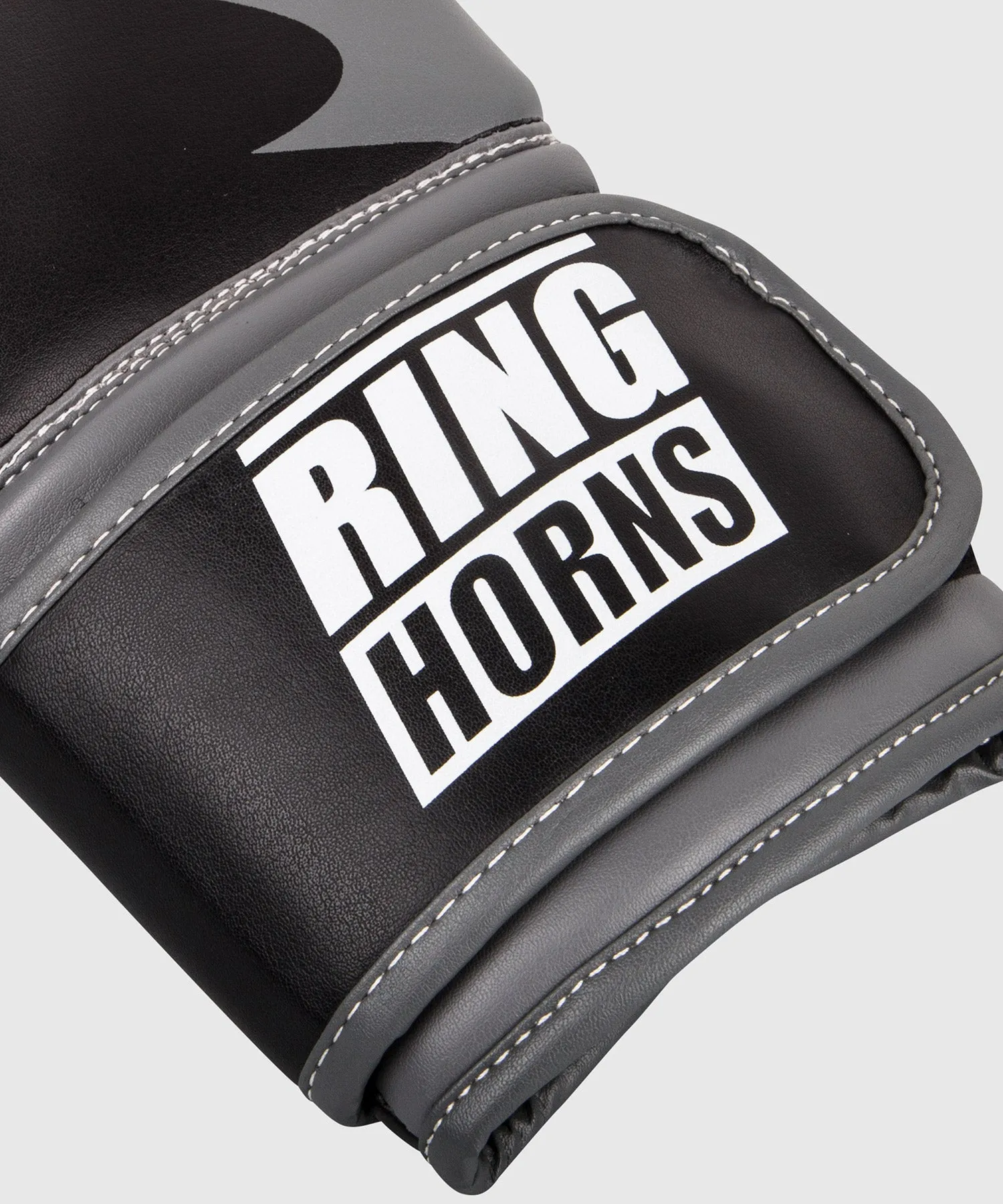 GUANTES DE BOXEO RINGHORNS CHARGER  NEGRO