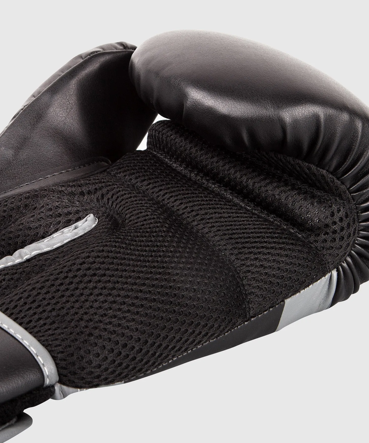GUANTES DE BOXEO RINGHORNS CHARGER  NEGRO