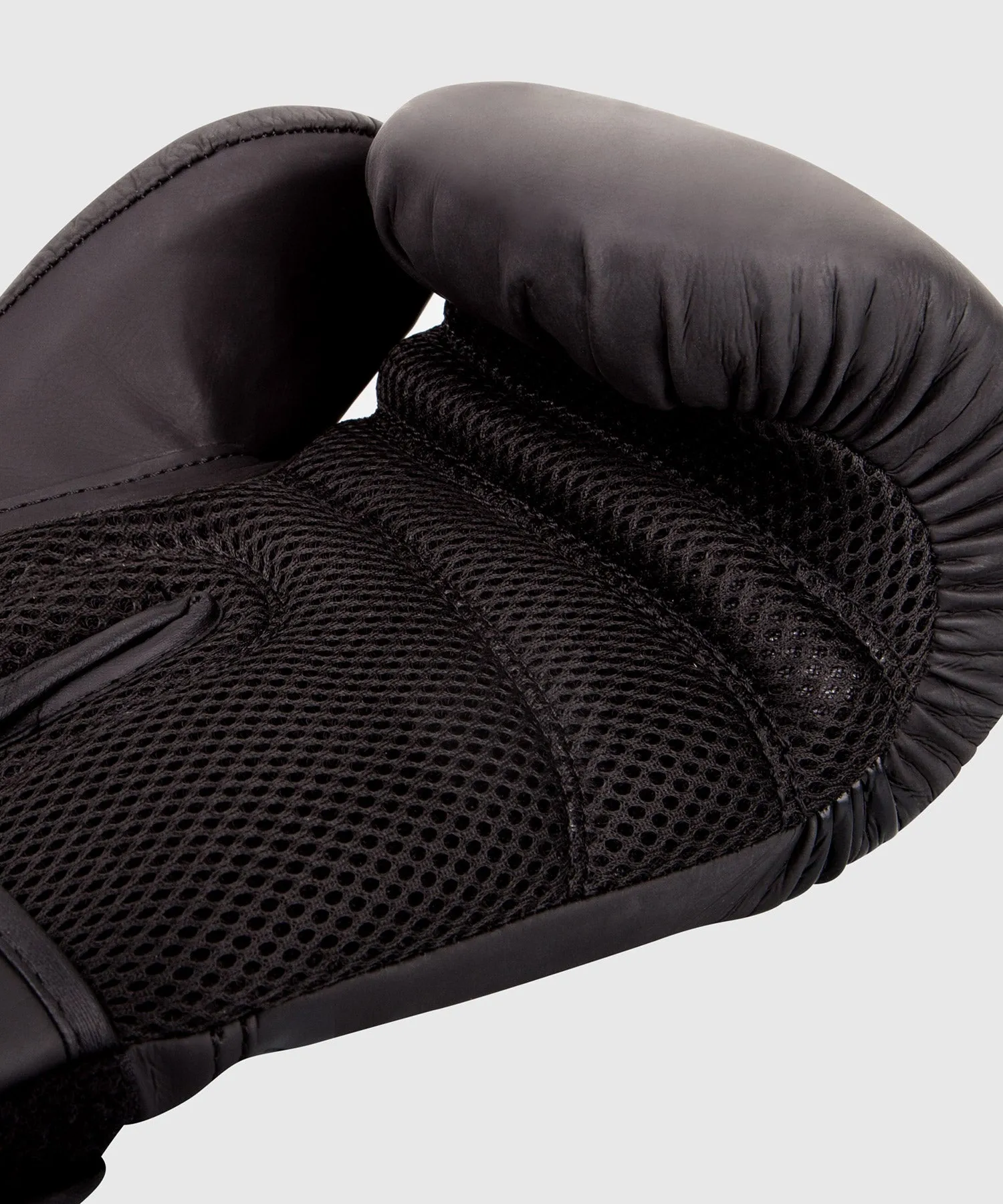GUANTES DE BOXEO RINGHORNS CHARGER  NEGRO/NEGRO