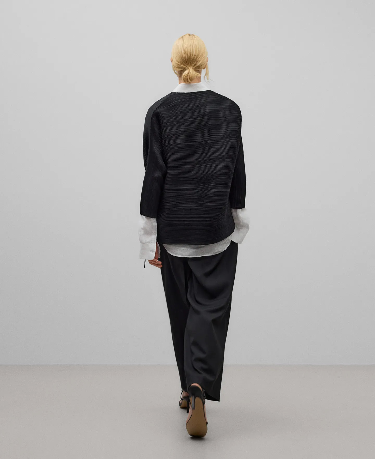 Kimono crinkle negro mujer