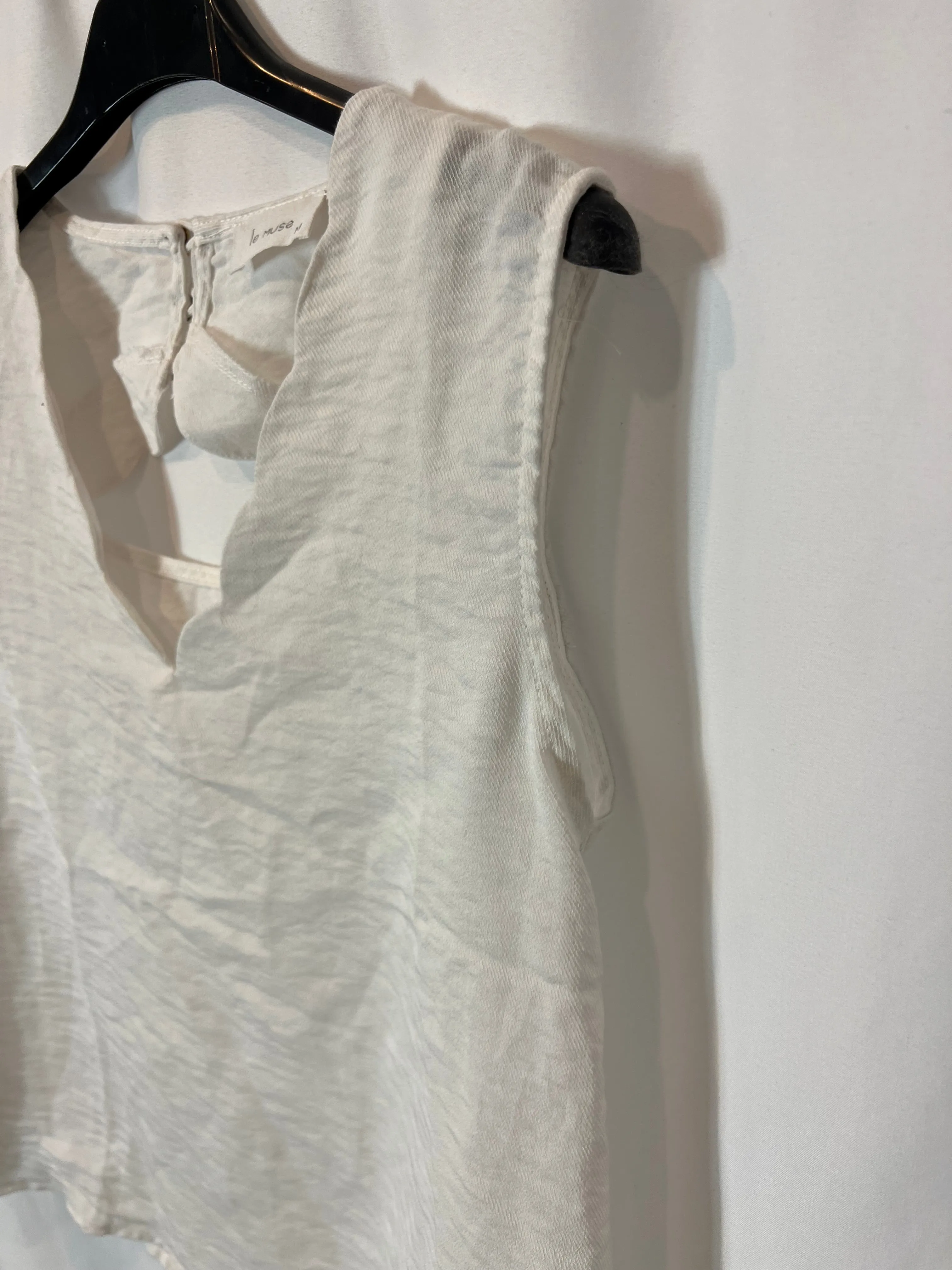 LE MUSE. Top blanco escote ondulado T.m