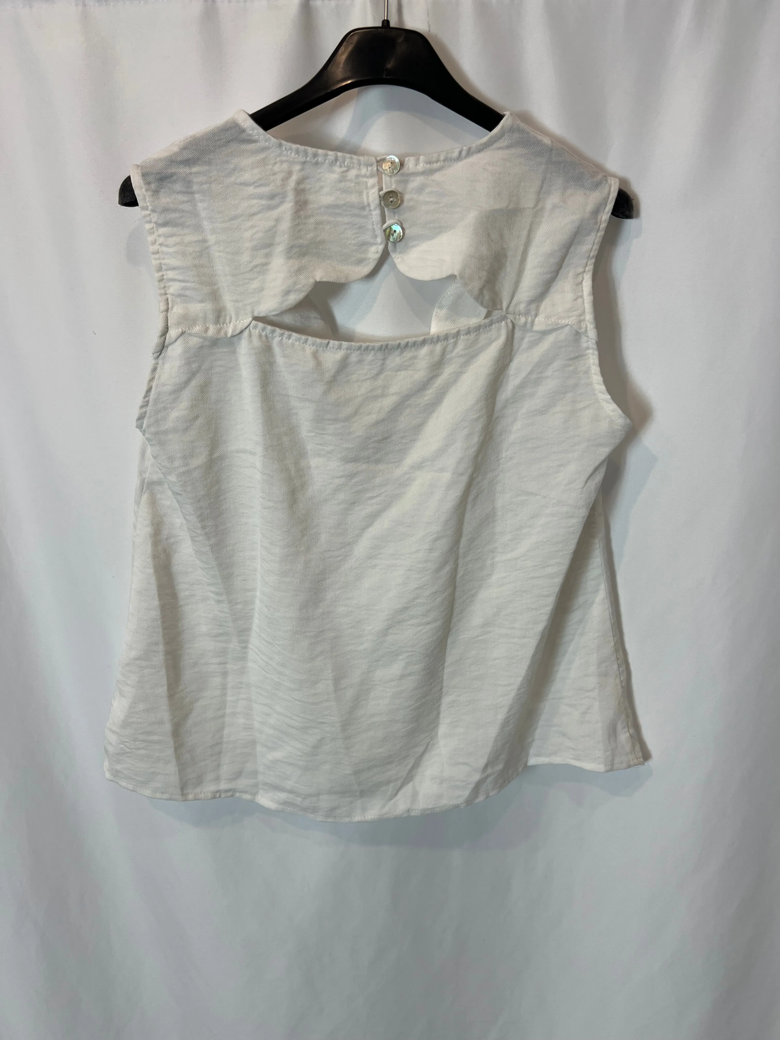 LE MUSE. Top blanco escote ondulado T.m