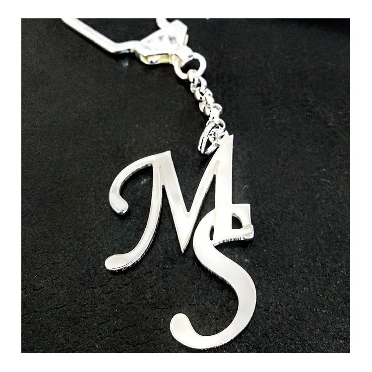 Llaveros de iniciales entrelazadas personalizado plata de ley