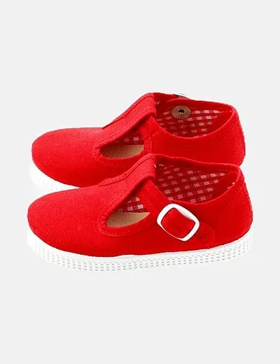 MH Zapato rojo detalle hebilla