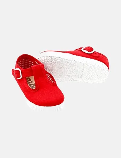 MH Zapato rojo detalle hebilla