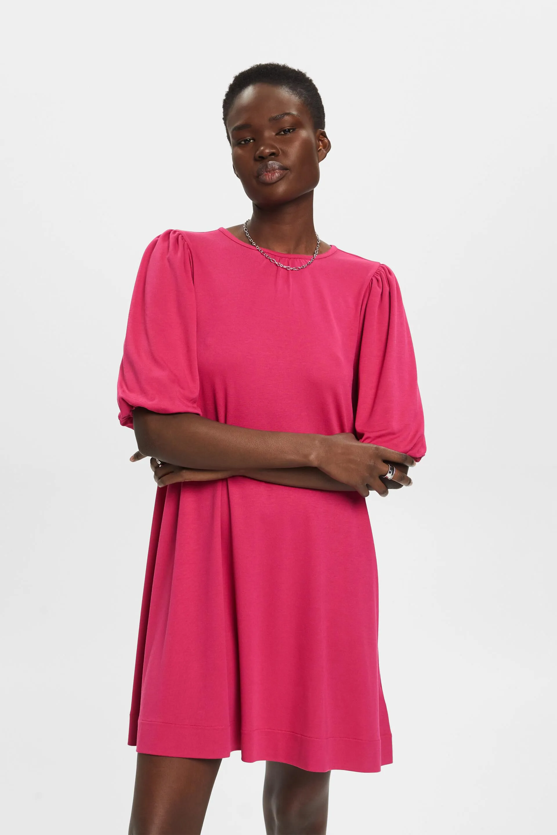 Minivestido con mangas voluminosas