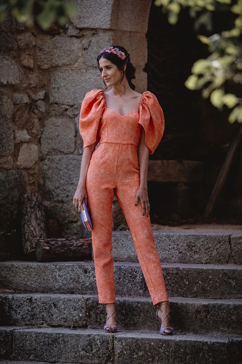 Mono brocado coral escote corazón Zoe