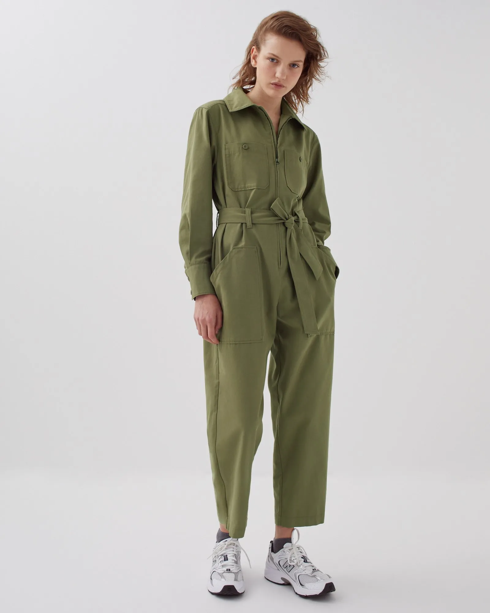Mono cargo con cremallera covert green