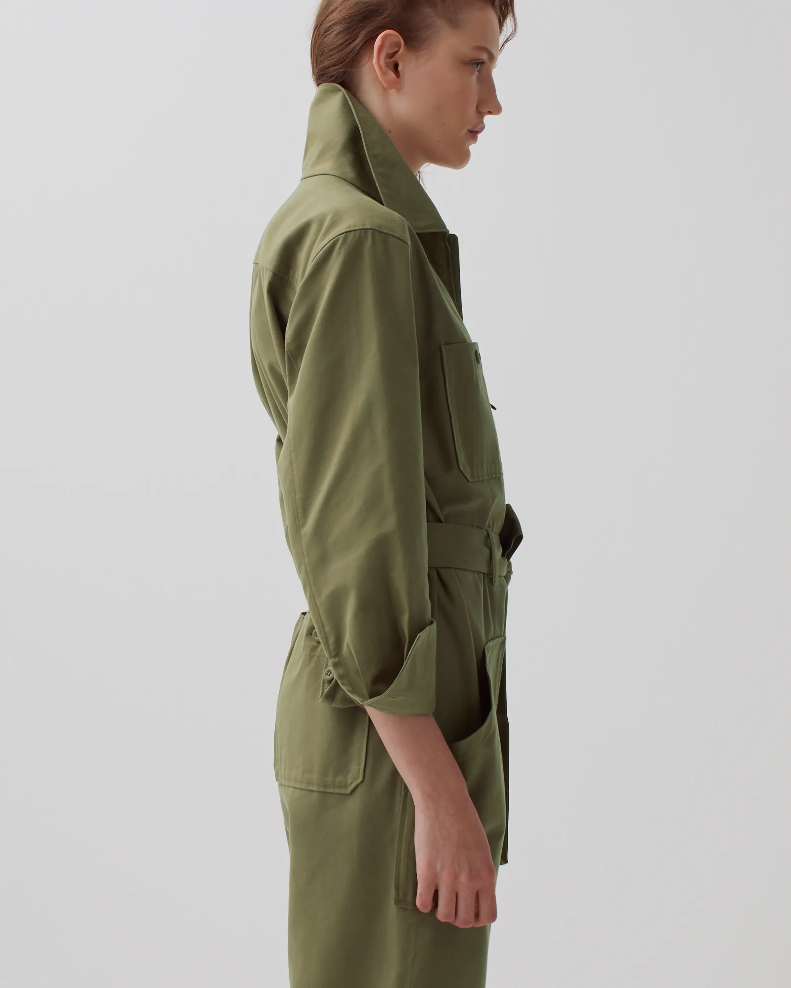 Mono cargo con cremallera covert green