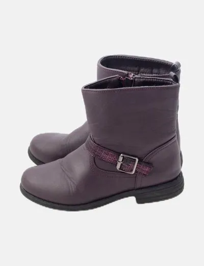 NoName Bota morada detalle hebilla
