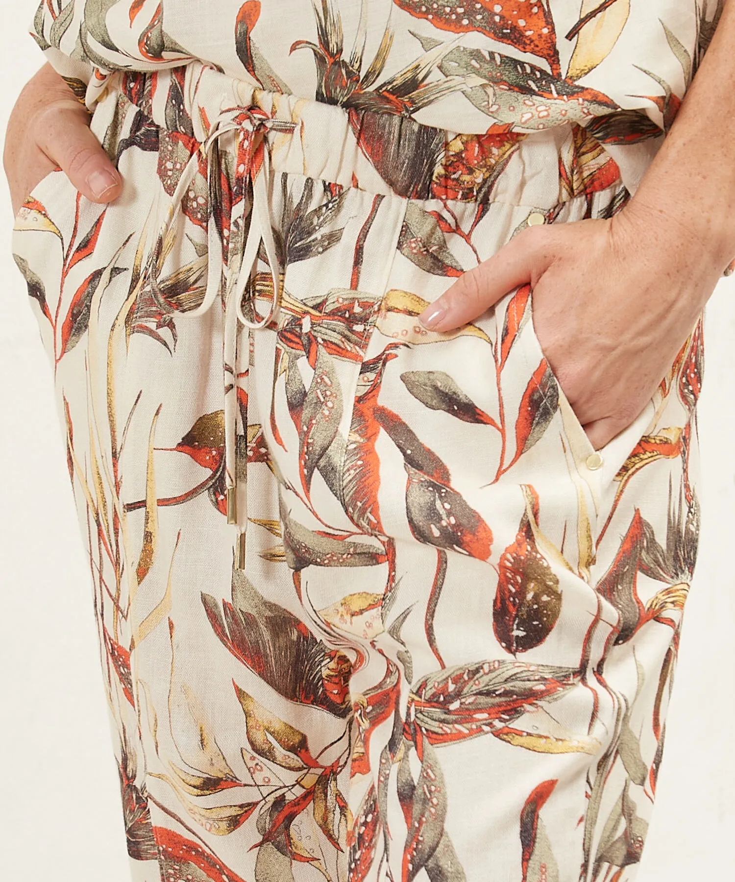 PANTAL&OACUTE;N ESTAMPADO EN EFECTO LINO