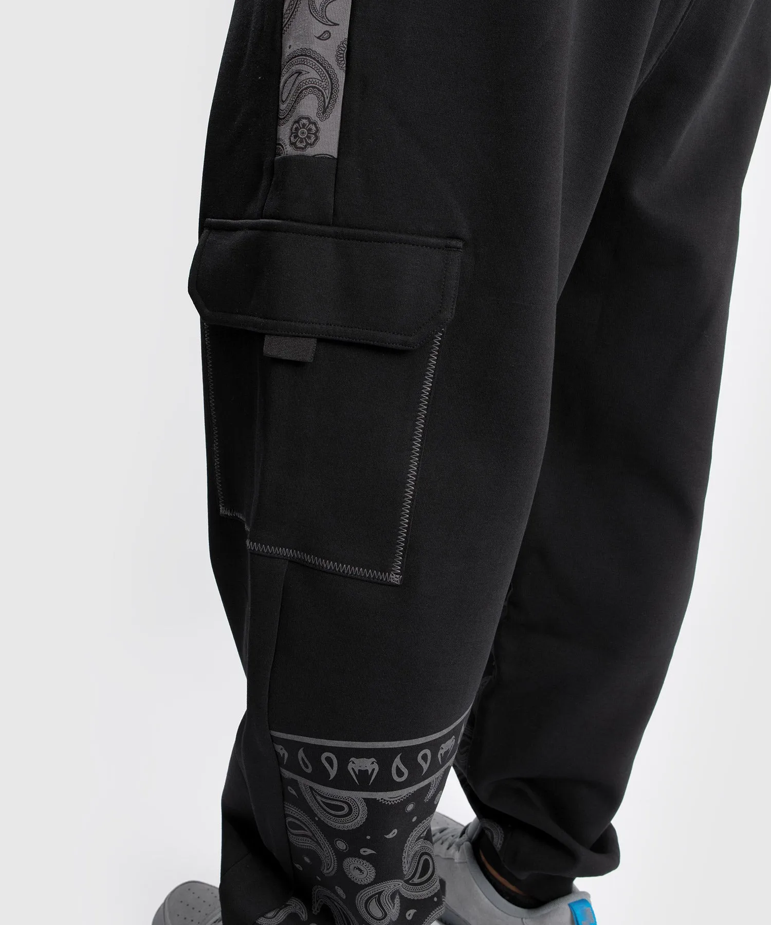PANTALóN DE CHáNDAL VENUM CALI 34   OVERSIZE  NEGRO