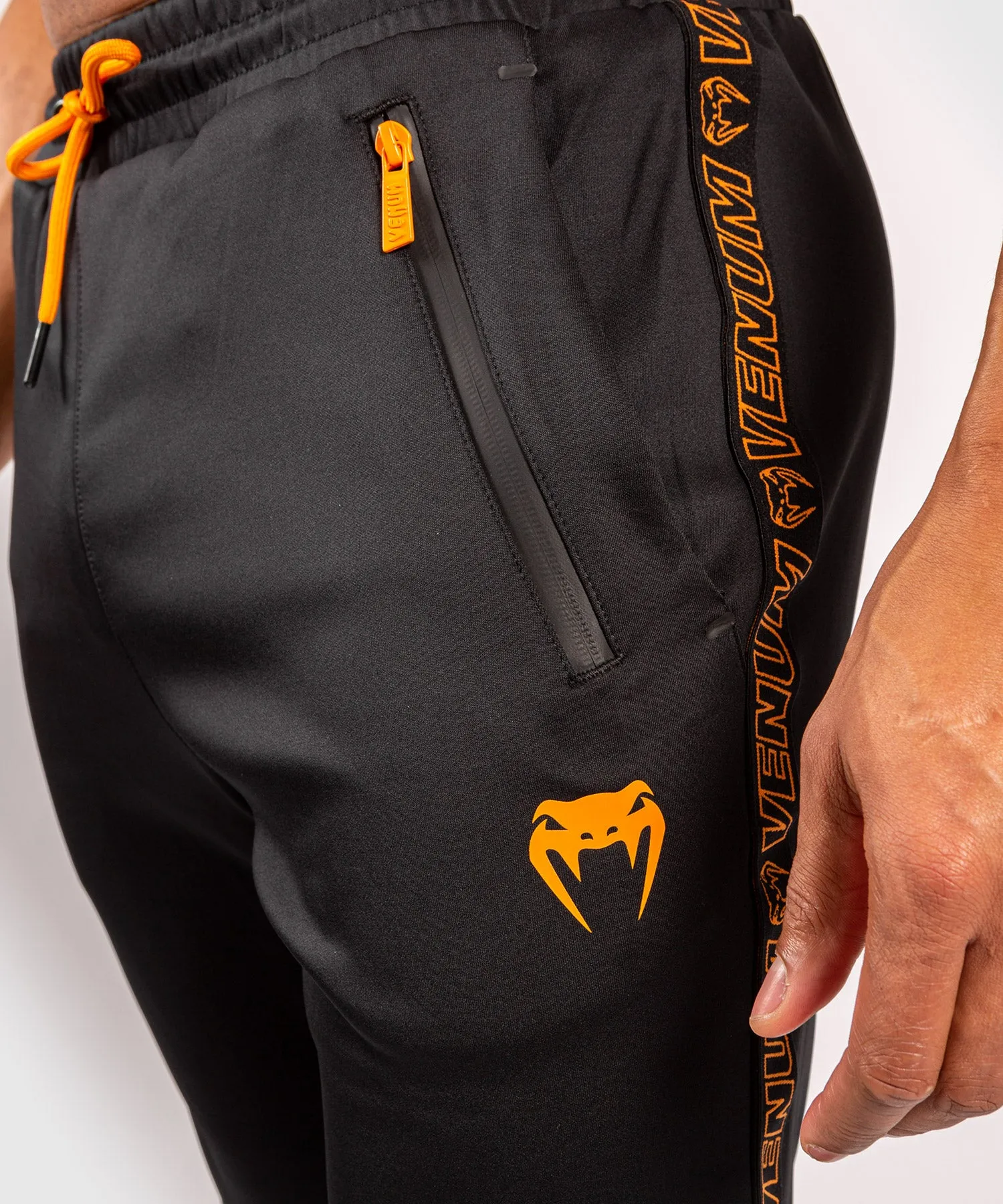PANTALóN DE CHáNDAL VENUM CLUB 212  NEGRO/NARANJA