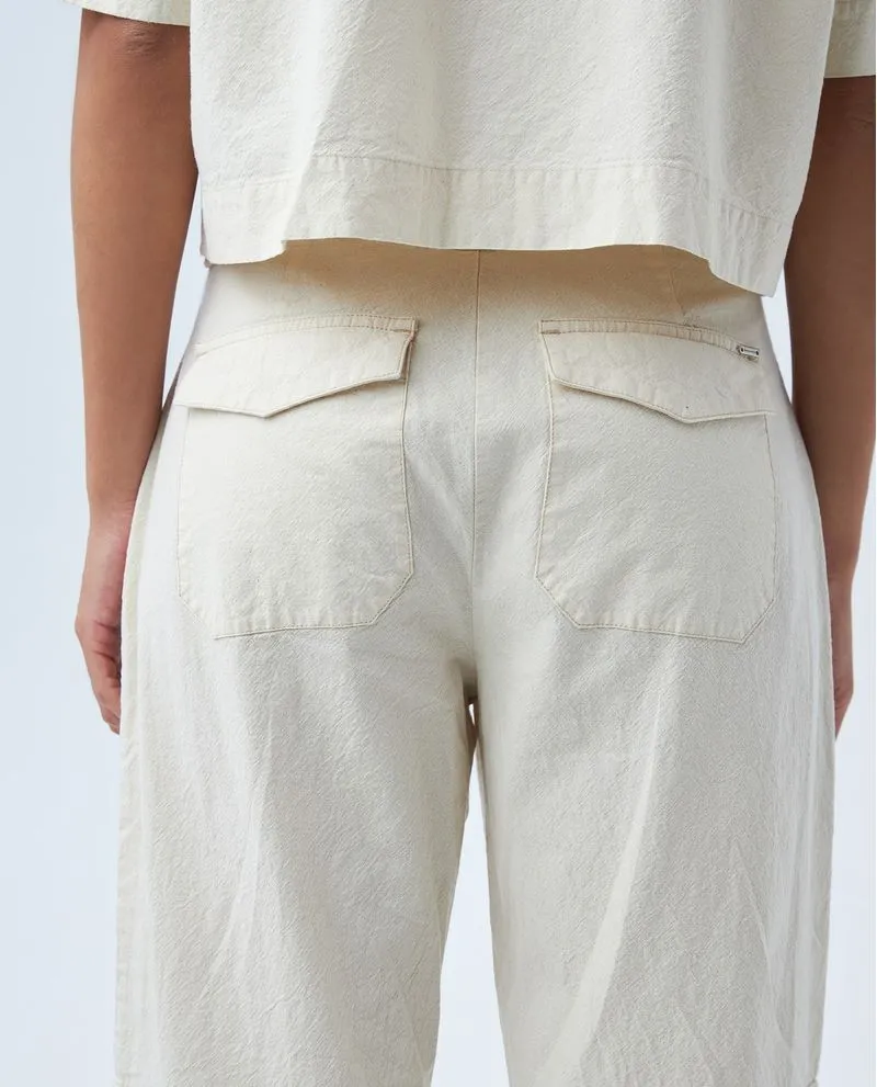 Pantalón tipo cargo para mujer